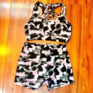 Purple and gray camo gym outfit